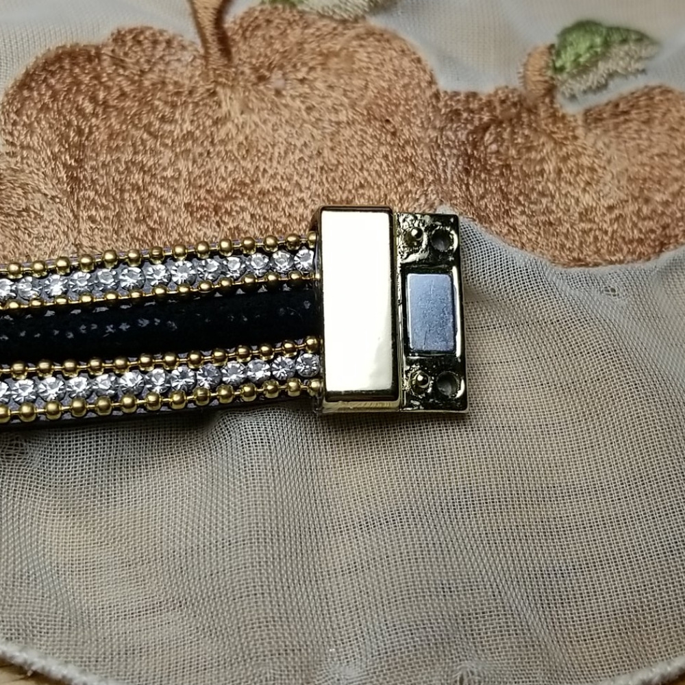 Black Bling Pearl Magnetic clasp Bracelet wrap - Picture 4 of 7